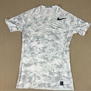 Nike Pro Combat Hypercool Compression T-Shirt, Digital Camo, Sz XXL. 828176-100